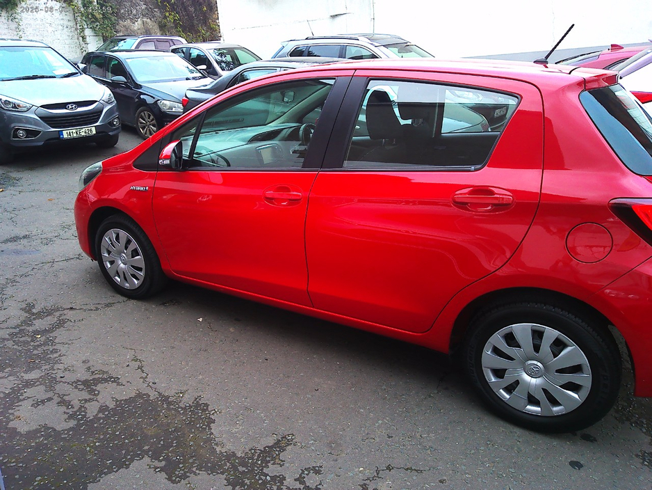 2015 Toyota Yaris 1.5L Petrol Hybrid For Sale Images