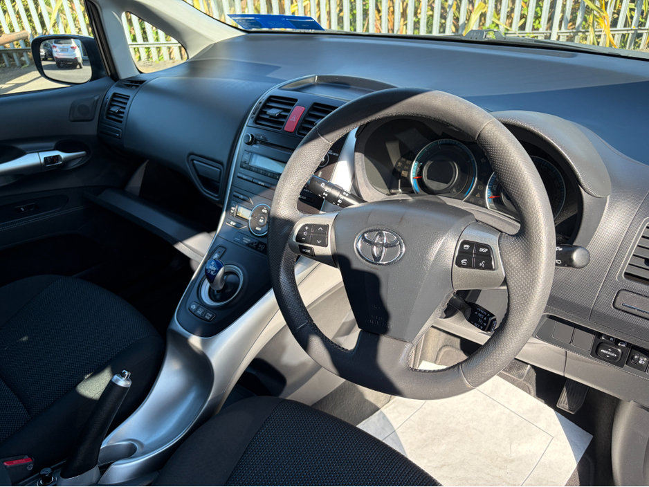 2012 Toyota Auris 1.8L Petrol Hybrid For Sale Images