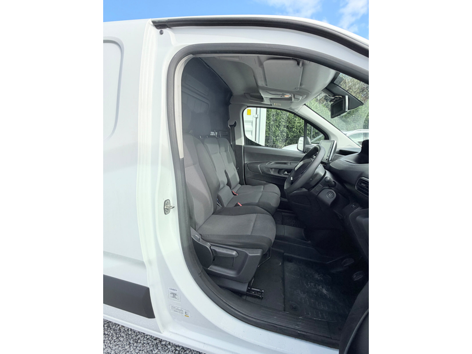 2021 Peugeot Partner 1.5L Diesel For Sale Images