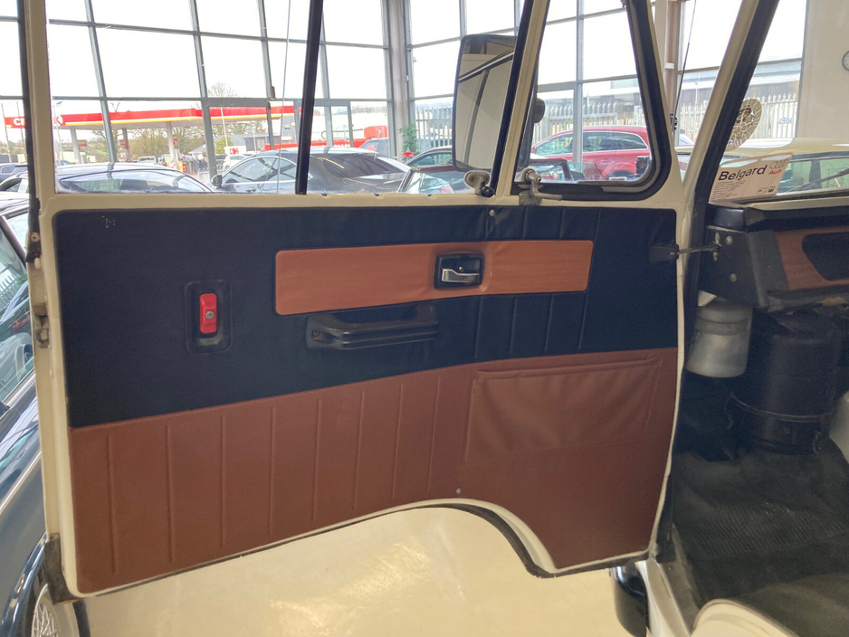 1976 Mercedes-Benz 306 D 2.2L Diesel For Sale Images