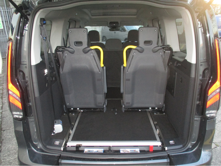 2026 Ford Tourneo Connect 2L Diesel For Sale Images