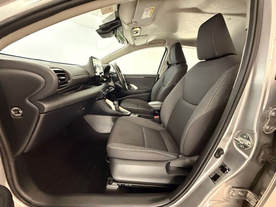 Toyota Yaris Luna Hybrid — thumbnail 6