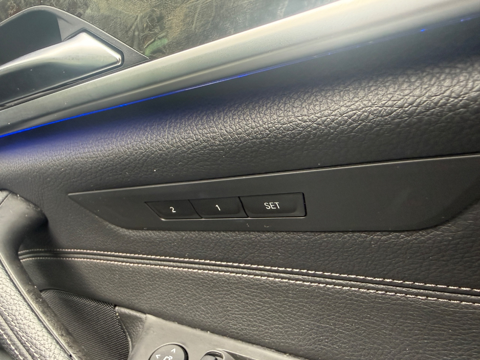 BMW 5 Series M-SPORT 523D 190BHP AUTOMATIC 2.0 DIESEL *VIRTUAL COCKPIT, REAR VIEW CAMERA, 19 " DIAMOND CUT ALLOYS, PARKING SENSORS FRONT & REAR, PADDLE SHIFT, MEMORY SEATS, LEATHER UPHOLSTERY,3 STAGE HEATED SEATS* — thumbnail 15