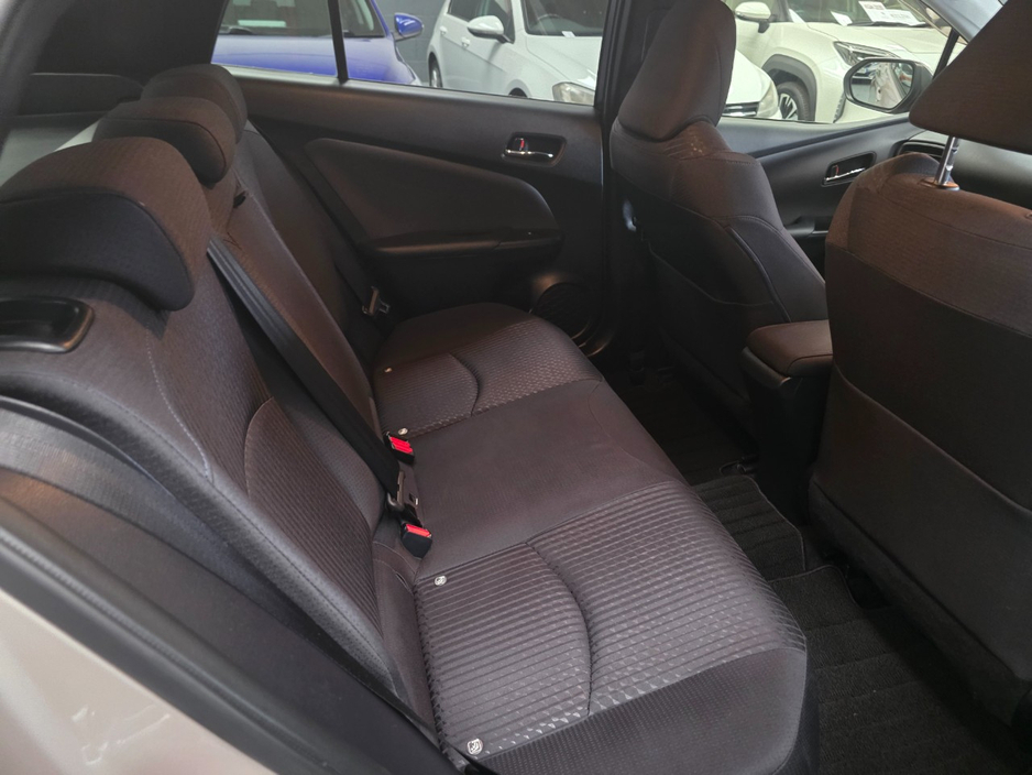 2016 Toyota Prius 1.8L Petrol Hybrid For Sale Images
