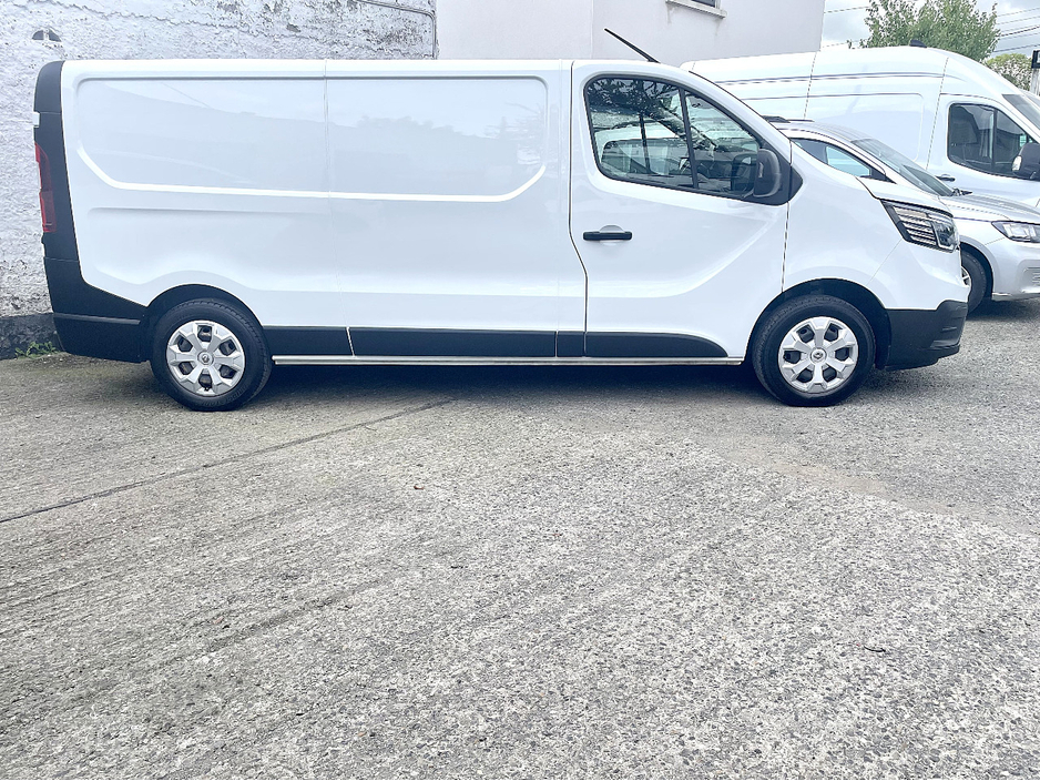 2023 Renault Trafic 2L Diesel For Sale Images