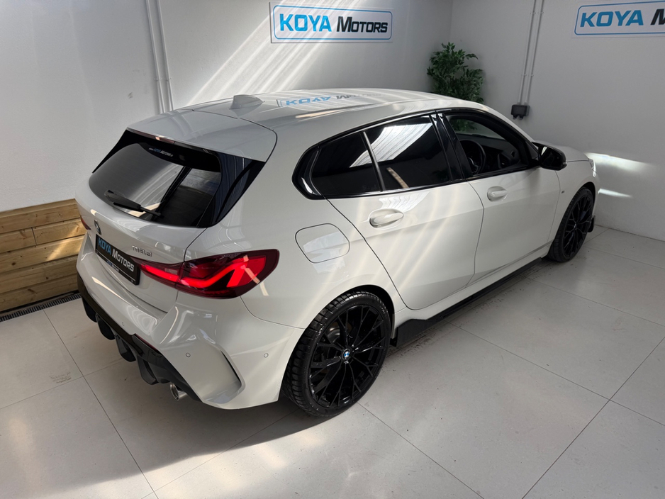 BMW 1 Series 118D M-SPORT M-PERFORMANCE PLUS 150 BHP DIESEL AUTOMATIC // APPLE CARPLAY // LED MATRIX LIGHTING // VIRTUAL DASH // ELECTRIC HALF LEATHER // PARK ASSIST W/REVERSING CAMERA // AA APPROVED DEALER 2026 — thumbnail 10