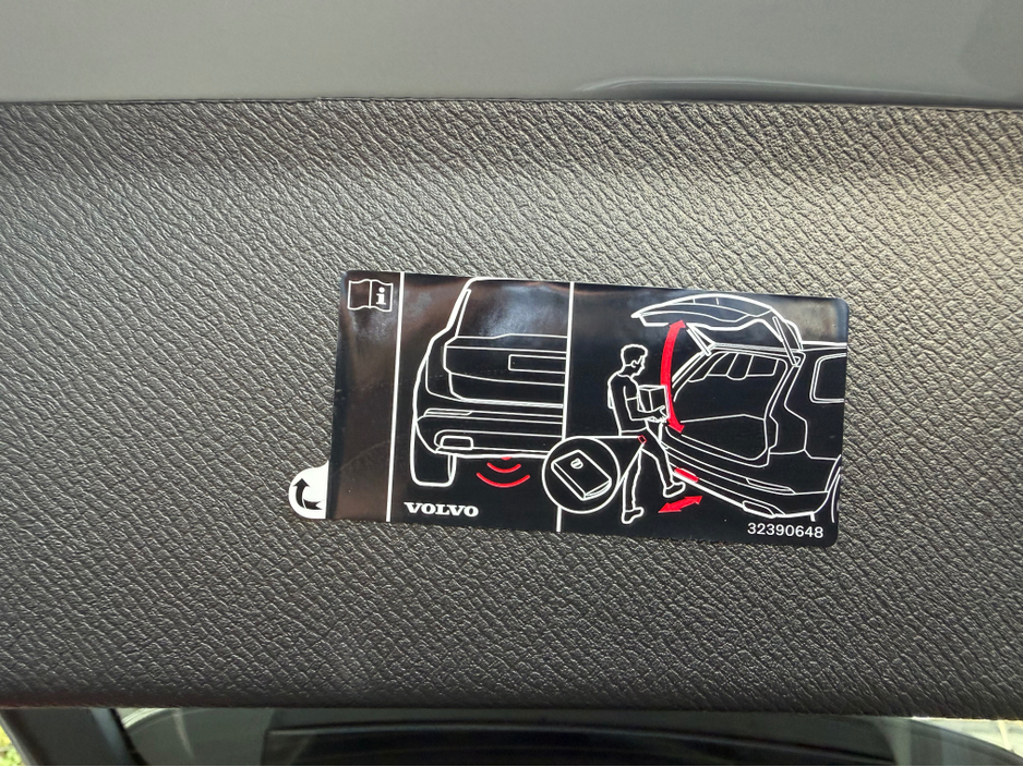 2025 Volvo XC90 2L Petrol Plug-in Hybrid For Sale Images