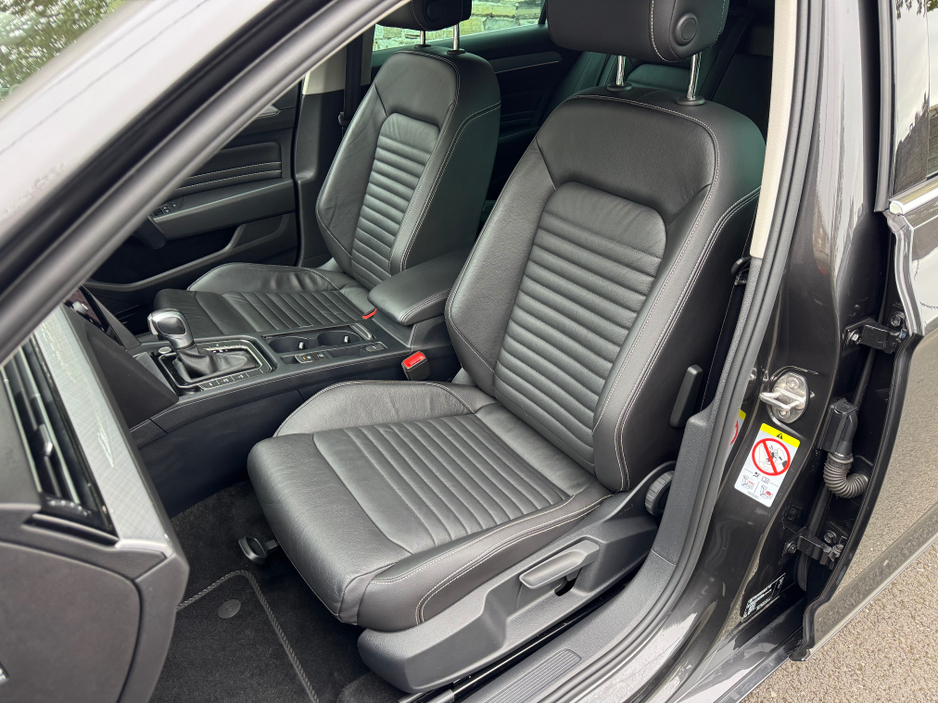 2022 Volkswagen Passat 1.4L Petrol Plug-in Hybrid For Sale Images