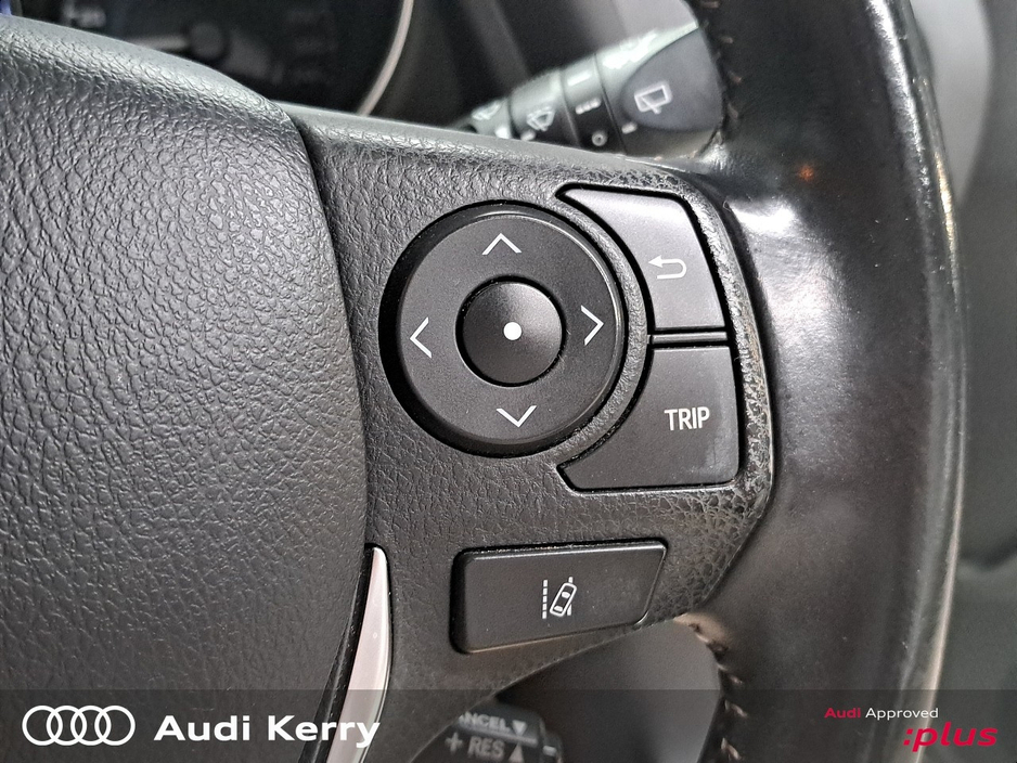 Toyota Auris HYBRID LUNA SPORT 4DR AUTO — thumbnail 21