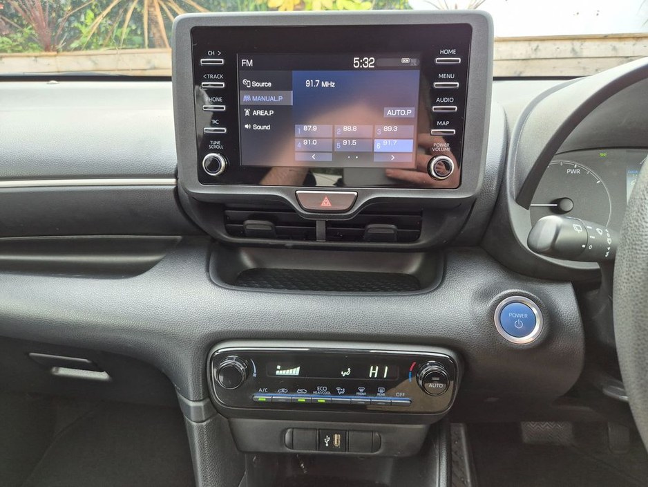 Toyota Yaris 1.5 HYBRID / X SPEC / TAX €160 — thumbnail 21