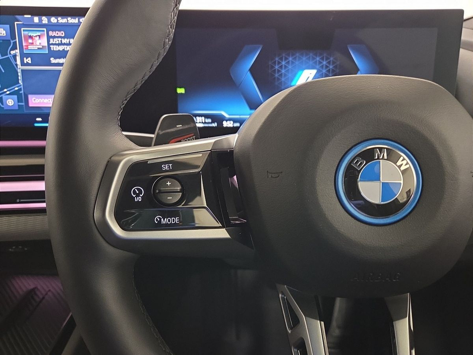 2025 BMW 5 Series 2L Petrol Plug-in Hybrid For Sale Images