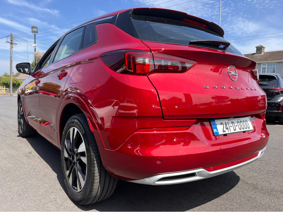 2024 Opel Grandland 1.6L Petrol Plug-in Hybrid For Sale Images