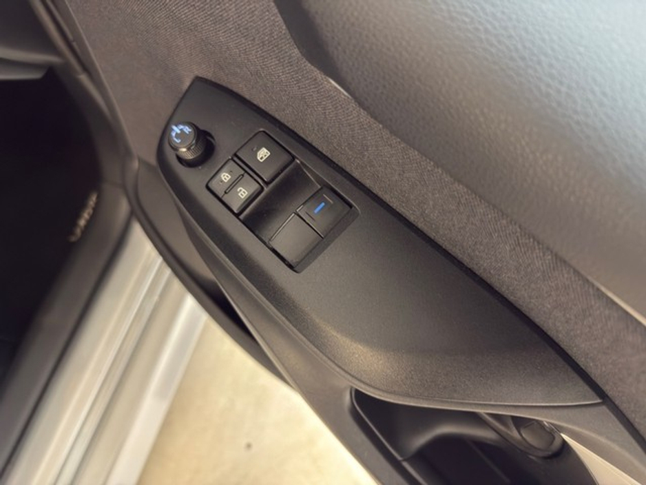 Toyota Yaris Luna Hybrid — thumbnail 18