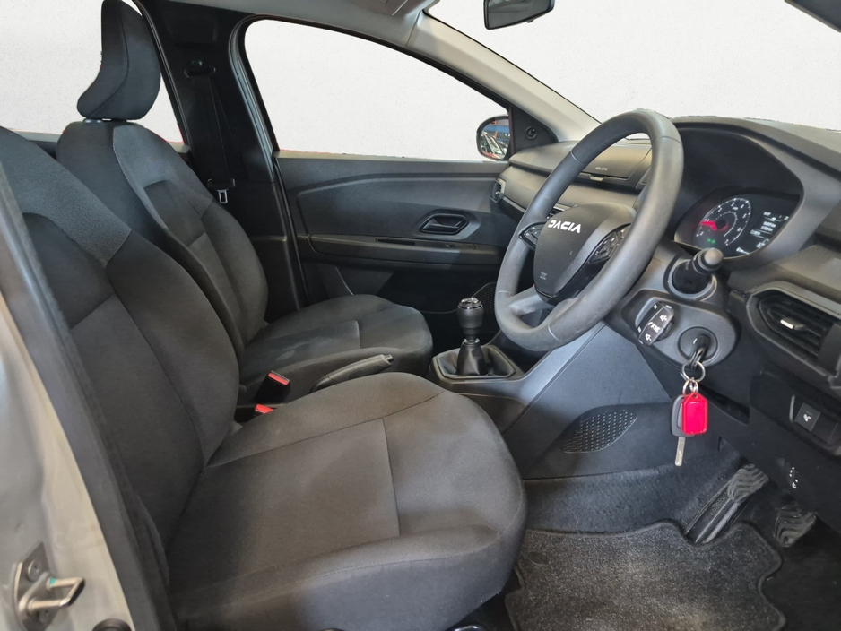 Dacia Jogger Essential TCE 110 1.0 Petrol — thumbnail 15