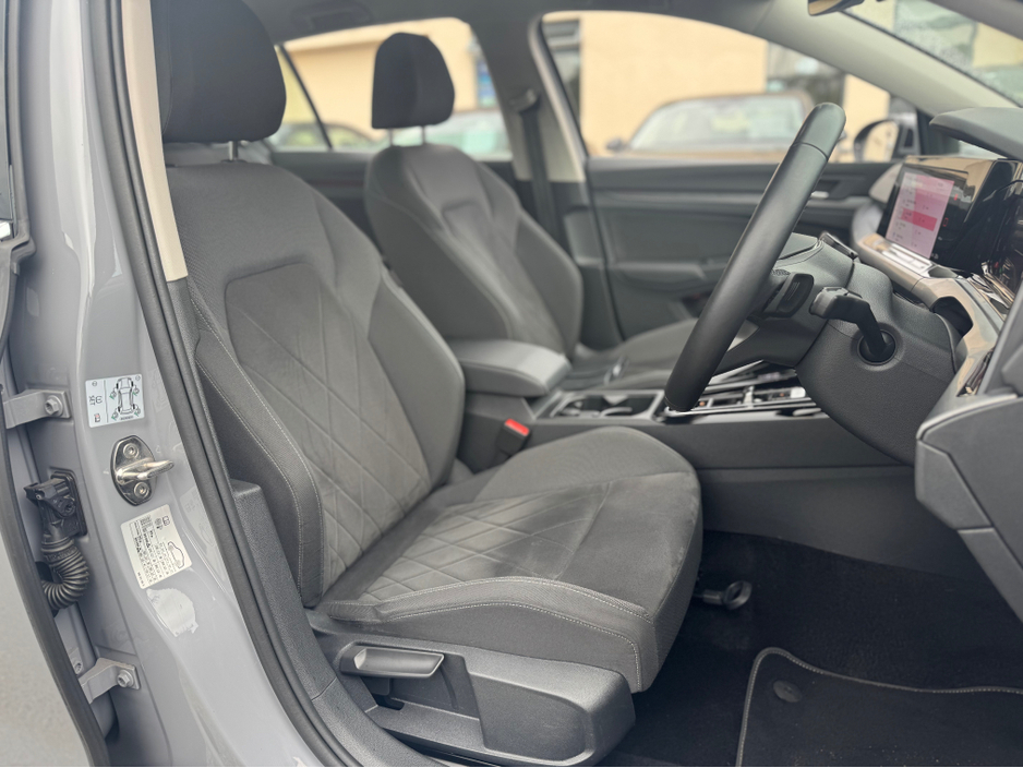 2023 Volkswagen Golf 1.4L Petrol Plug-in Hybrid For Sale Images