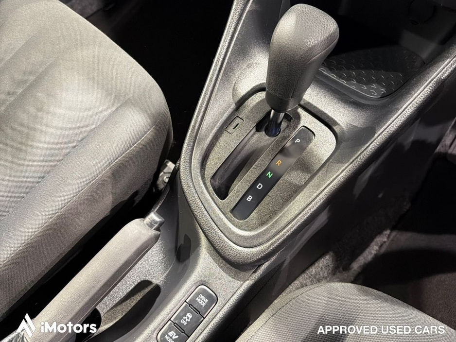Toyota Yaris AUTOMATIC HYBRID X — thumbnail 20