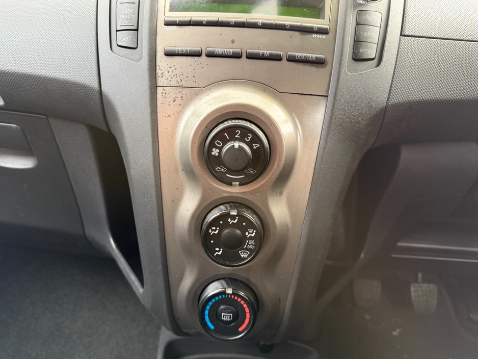 2010 Toyota Yaris 1L Petrol For Sale Images
