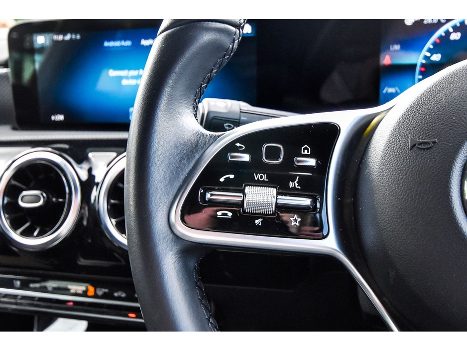 Mercedes-Benz CLA Class 200d Progressive Auto — thumbnail 20