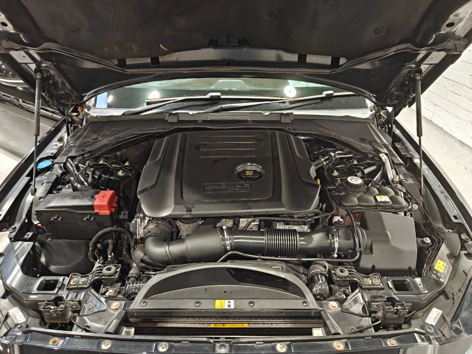Jaguar XF 2.0 D PORTFOLIO 180PS AUTO 4DR — thumbnail 34