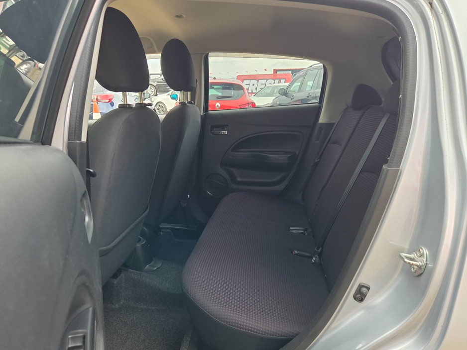 Mitsubishi Mirage — thumbnail 18