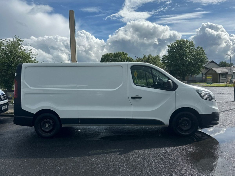 2023 Renault Trafic 2L Diesel For Sale Images