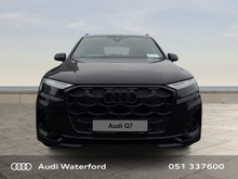 Audi Q7 60 Tfsi e Competition from €1025...