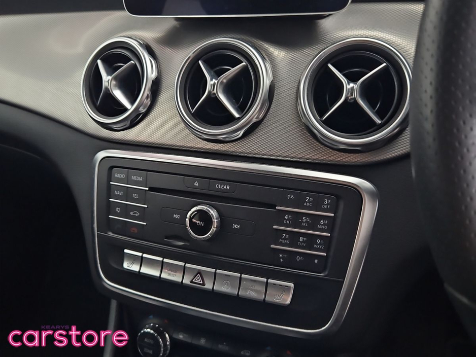 Mercedes-Benz GLA Class 1.6 Auto — thumbnail 20