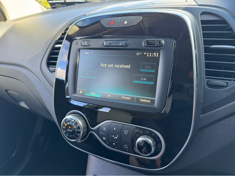 Renault Captur TCE ICONIC 90PS 5DR — thumbnail 13