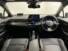 Toyota C-HR Sport 1.8 Hybrid - Reversing...