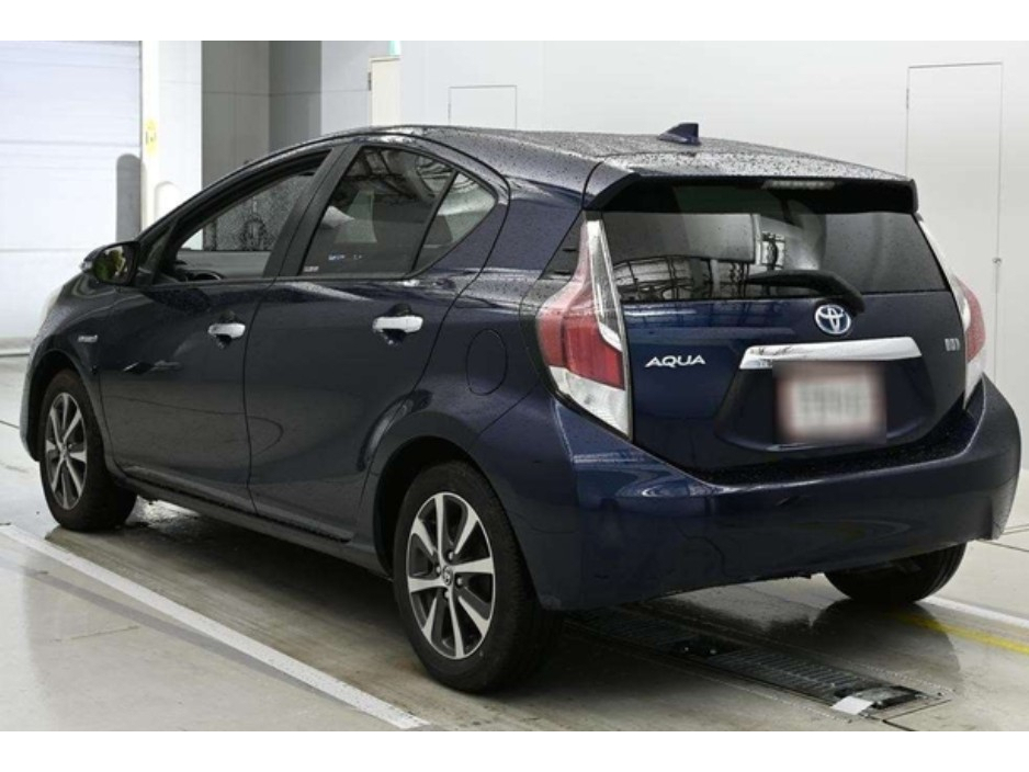 Toyota Aqua 1.5 Petrol Hybrid Auto — thumbnail 4