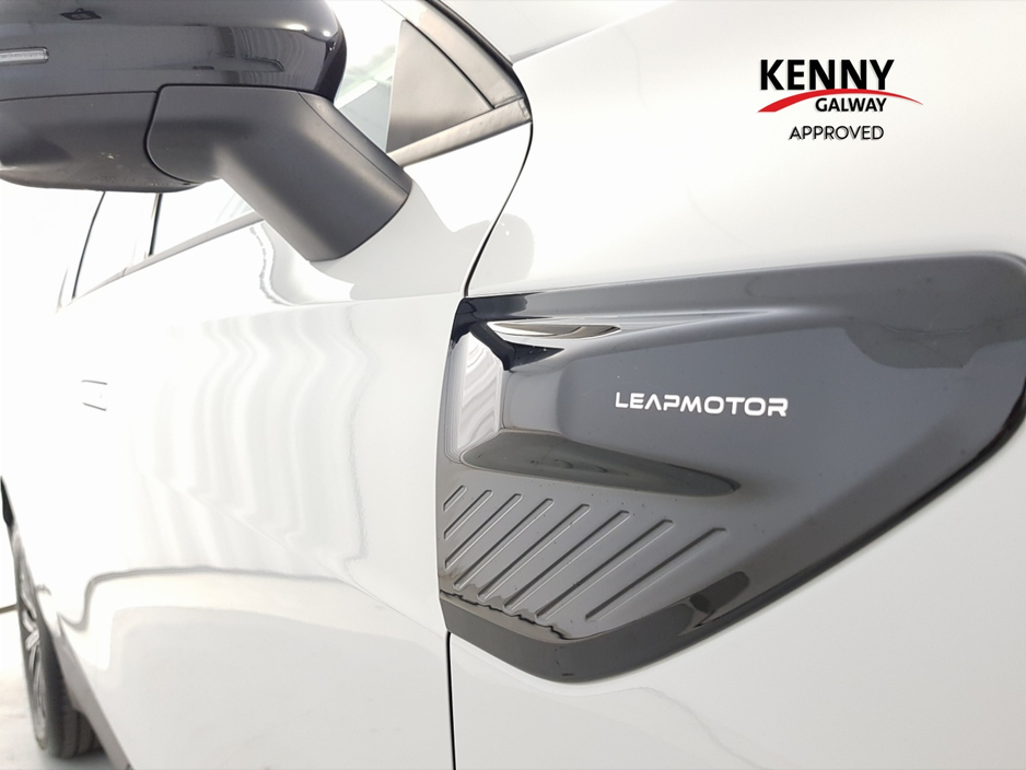 2026 Leapmotor B10 1.5L Petrol Plug-in Hybrid For Sale Images