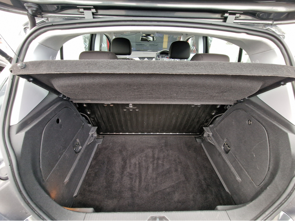Opel Corsa 1.4 PETROL **CRUISE CONTROL, LOW MILAGE, HEATED SEATS** — thumbnail 32
