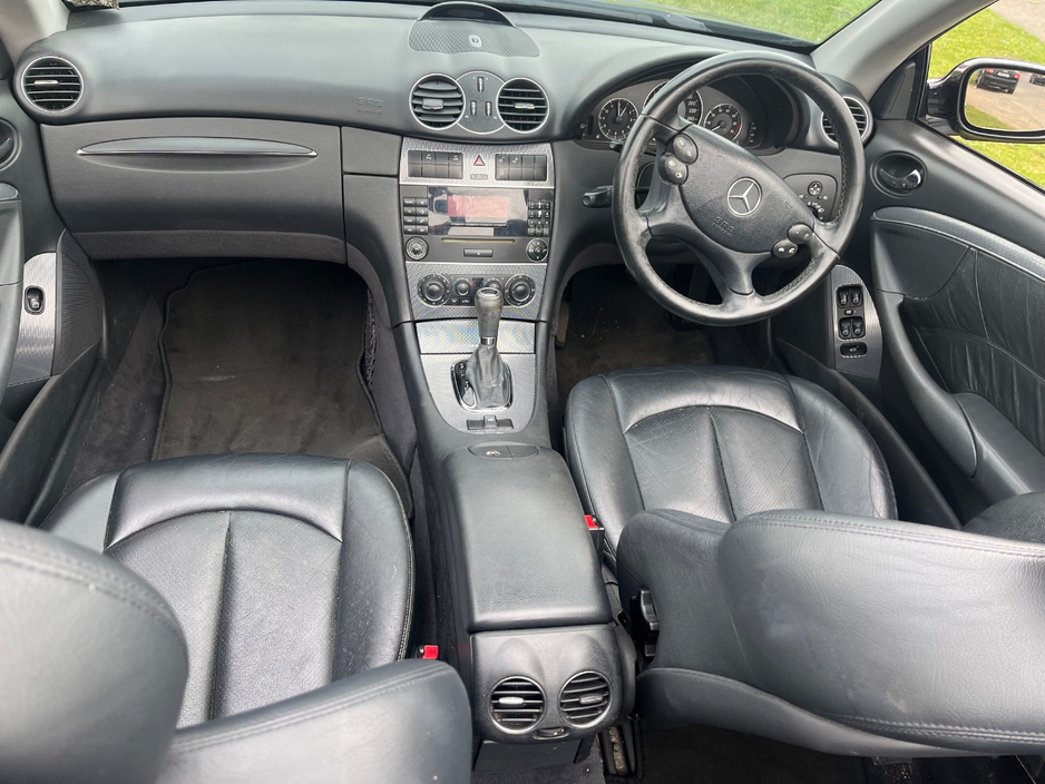 2005 Mercedes-Benz CLK Class 1.8L Petrol For Sale Images