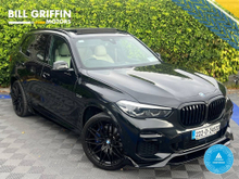 BMW X5 XDRIVE45e M-SPORT COMPETITION 3.0 HYBRID // OPENING PAN ROOF // LEATHR HEATED M-SPORT SEATS // ADAPTIVE CRUISE CONTROL // ADJUSTABLE RIDE HEIGHT