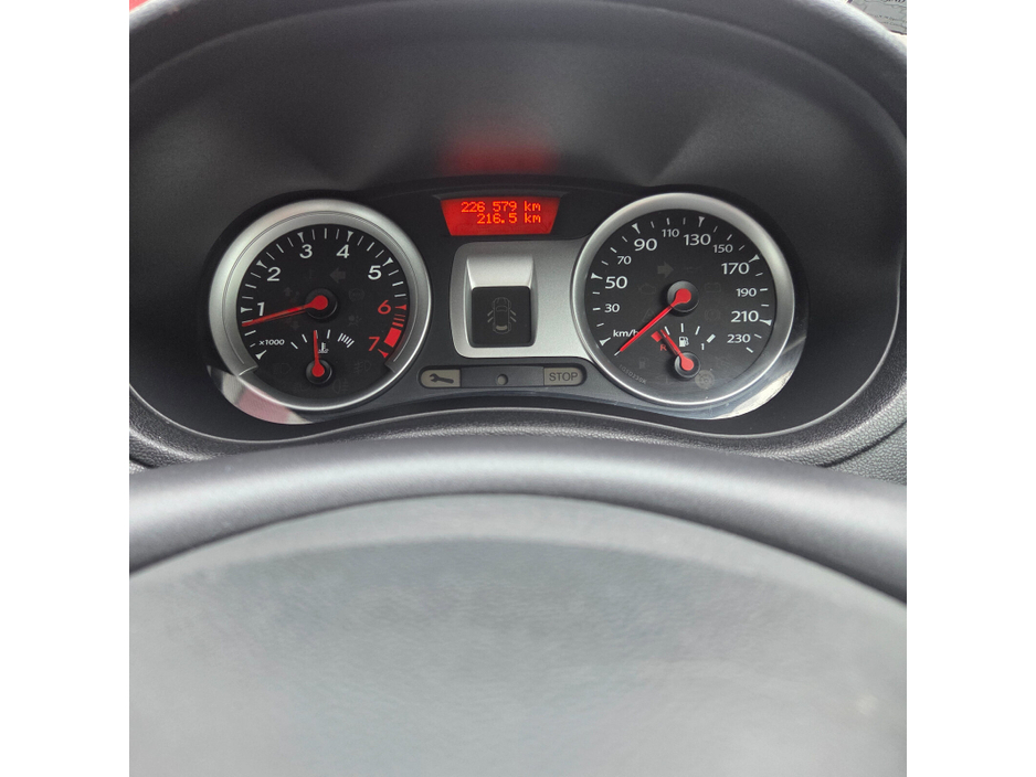2011 Renault Clio 1.1L Petrol For Sale Images