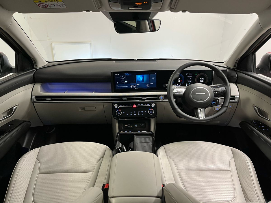 Hyundai Tucson Face Lift Executive 1.6 HEV Auto - Reversing Camera - Sat Nav - Climate Control - Heated Seats - Keyless Start - Apple CarPlay/Android Auto — thumbnail 2