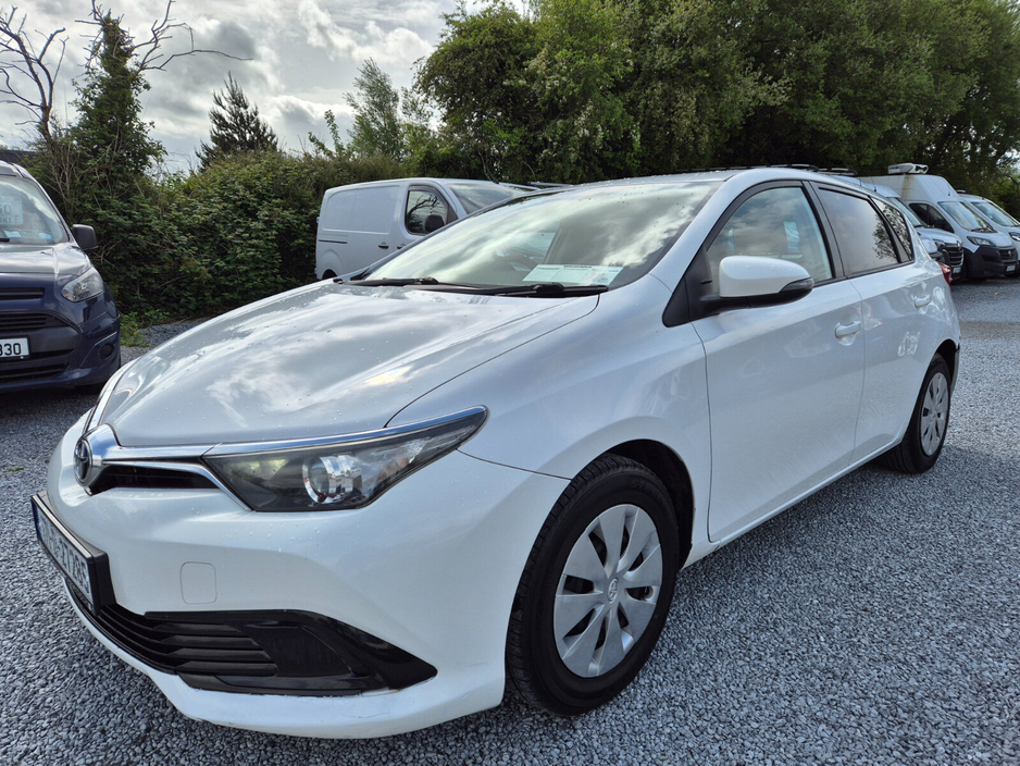 2017 Toyota Auris For Sale Images