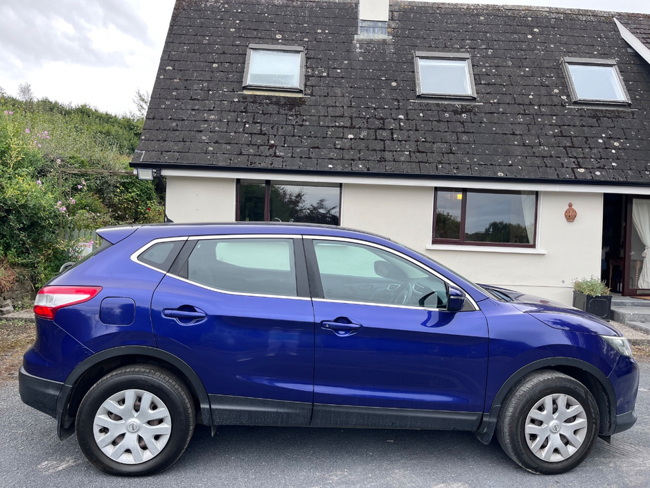 Nissan Qashqai 1.2 PET XE 4DR — thumbnail 3