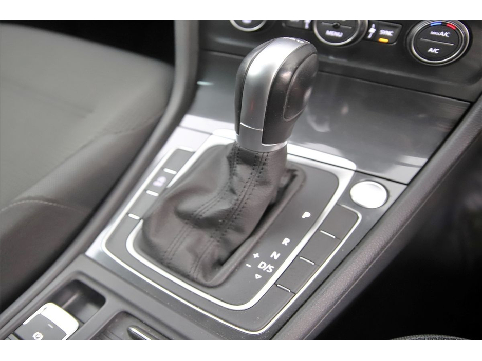 Volkswagen Golf 1.2 TSI DSG MK7.5 COMFORTLINE *DIG DASH*REVERSE CAM*CARPLAY*ANDROID* — thumbnail 21