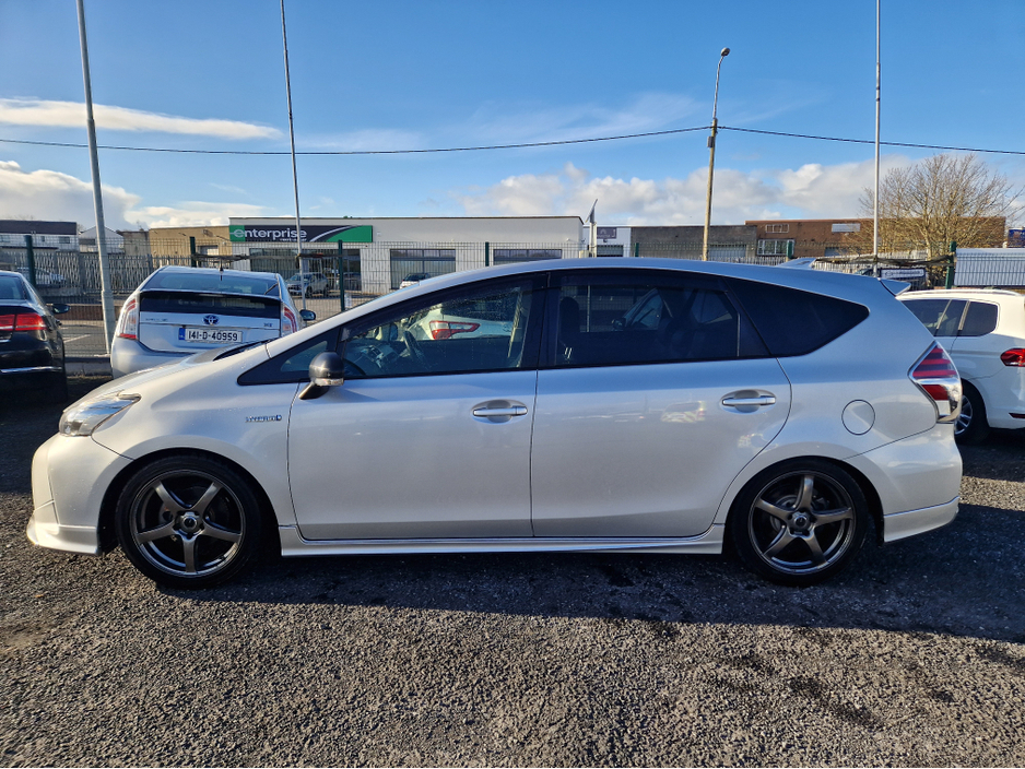 2016 Toyota Prius 1.8L Petrol Hybrid For Sale Images
