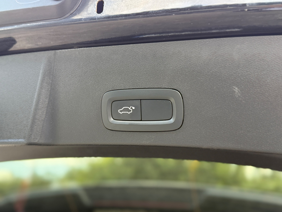 2021 Volvo XC40 1.5L Petrol Plug-in Hybrid For Sale Images