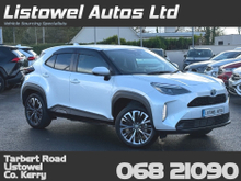 Toyota Yaris Cross HIGH SPEC 1.5 PETROL HYBRID *VIRTUAL COCKPIT, REAR VIEW CAMERA, 18 " DIAMOND CUT ALLOYS, PARKING SENSORS FRONT & REAR, APPLE CARPLAY /ANDROID AUTO, PART LEATHER TRIM, HEATED SEATS, HEATED STEERING *