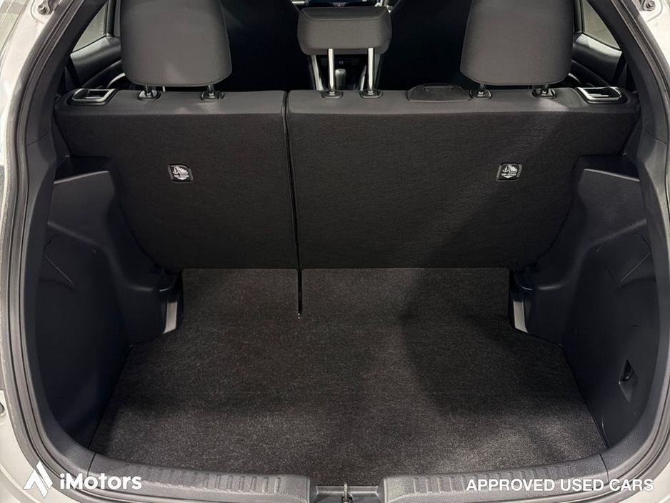 Toyota Yaris AUTOMATIC HYBRID X — thumbnail 14