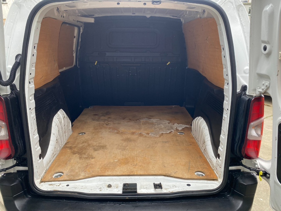 2021 Peugeot Partner 1.5L Diesel For Sale Images