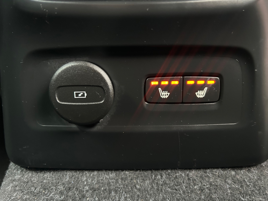 2023 Volvo XC40 1.5L Petrol Plug-in Hybrid For Sale Images
