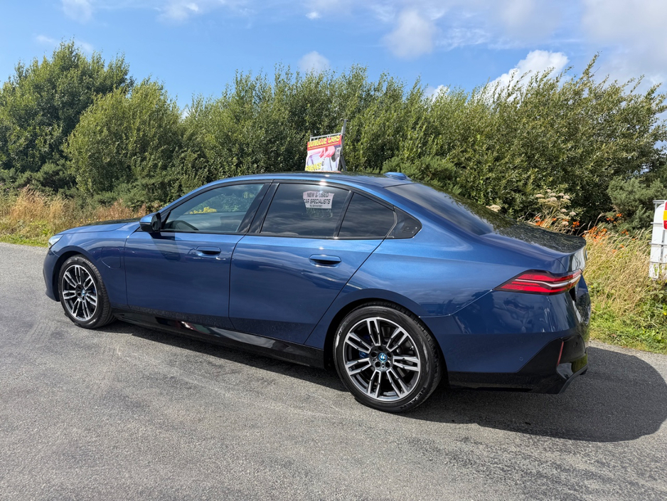 2025 BMW 5 Series 2L Petrol Plug-in Hybrid For Sale Images