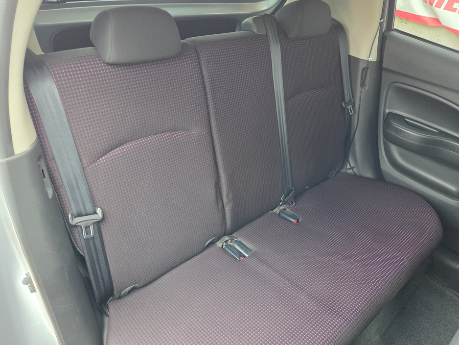 Mitsubishi Mirage — thumbnail 20