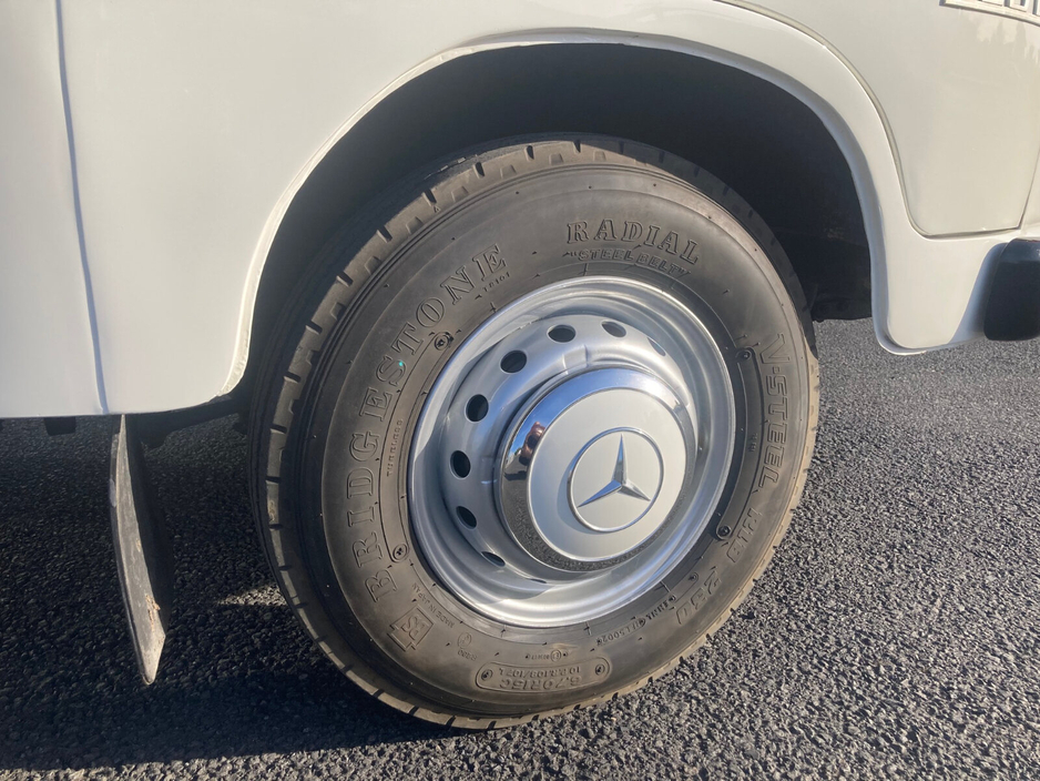 1976 Mercedes-Benz 306 D 2.2L Diesel For Sale Images