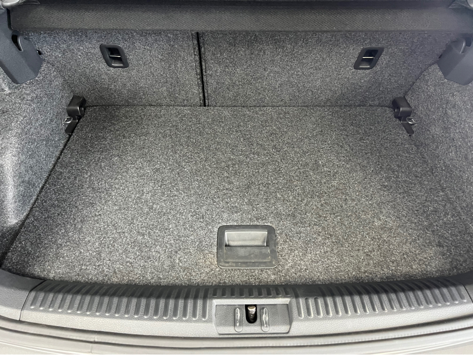 2014 Volkswagen Polo 1.0L Petrol For Sale Images
