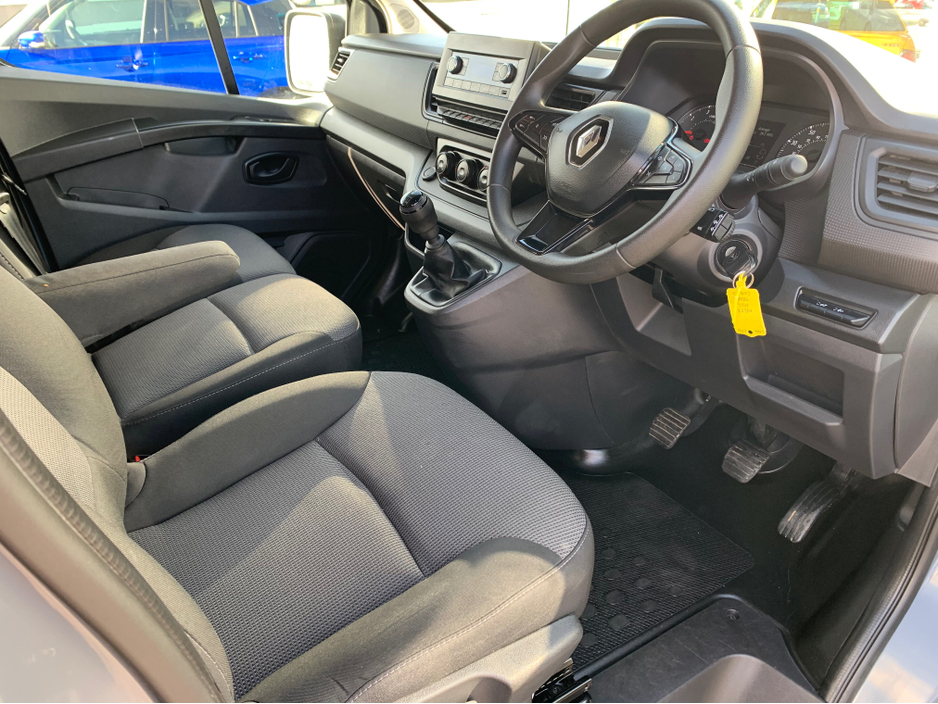 2023 Renault Trafic 2.0L Diesel For Sale Images